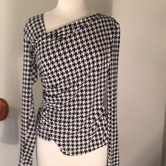 Vince Camuto Tops - Vince Camuto M Top Ruching Asymmetrical